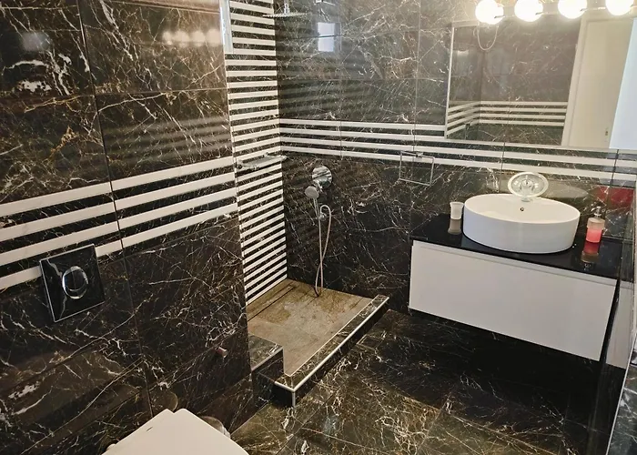 Elena Kythnos * Mérichas